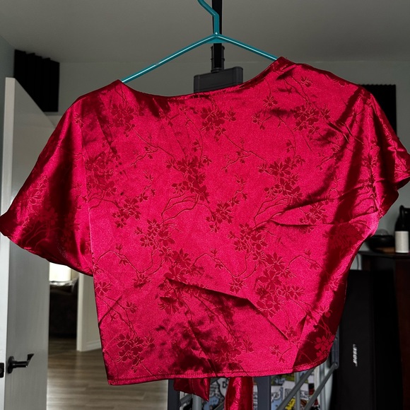 Silk-like Front Tie Crop Top - Picture 3 of 5